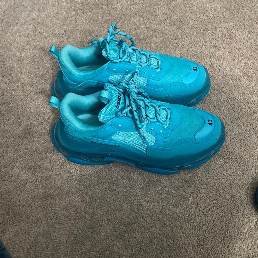 Balenciaga triple s
